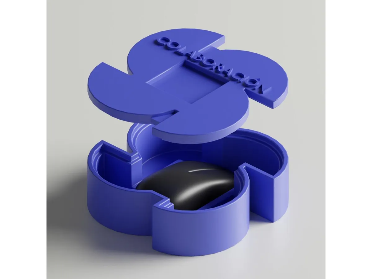 Render de caja azul abierta con tapa de cuatro lóbulos