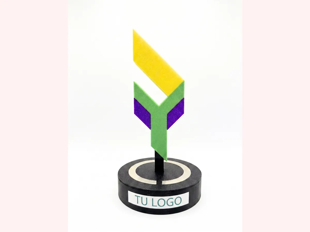 Render de centro de mesa con sticker personalizado en la base